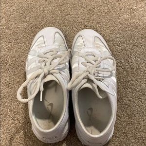 nfinity cheer shoes